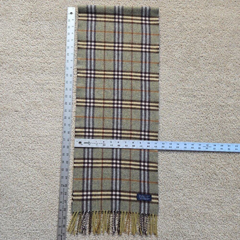 PERFECT! Vintage Burberry Wool Plaid Scarf - Picture 12 of 17